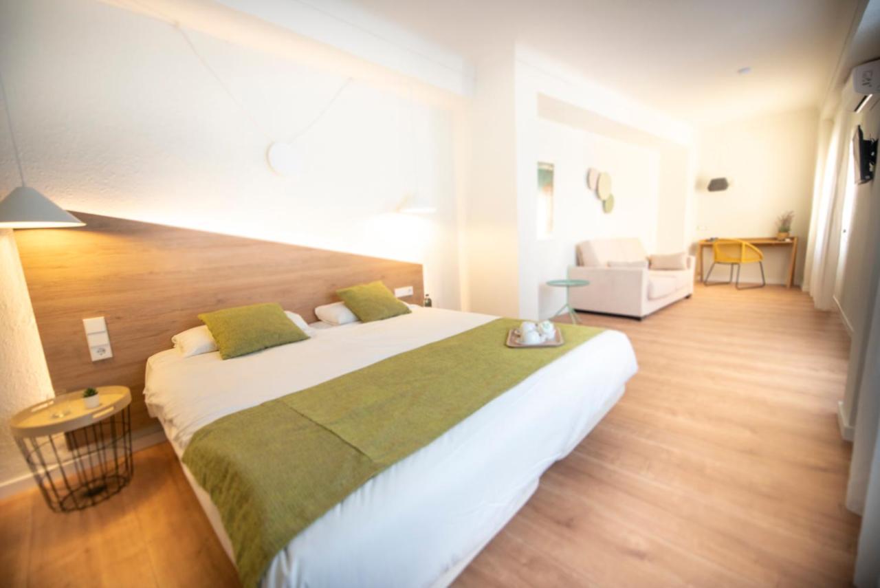 อปุนตาโดเรส 8 Hotel ปัลมาเดมายอร์กา ภายนอก รูปภาพ