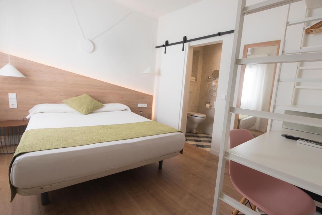 อปุนตาโดเรส 8 Hotel ปัลมาเดมายอร์กา ภายนอก รูปภาพ