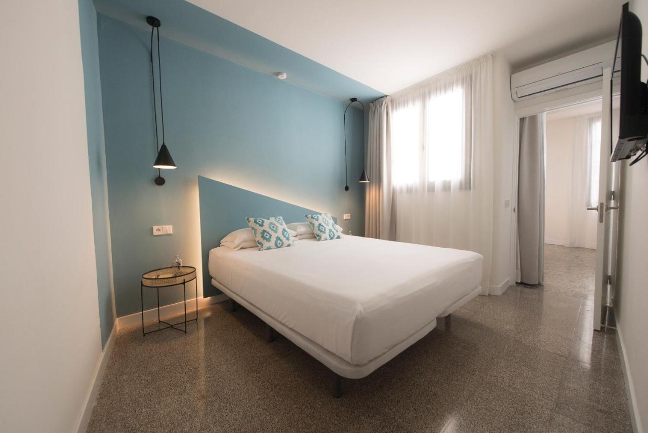 อปุนตาโดเรส 8 Hotel ปัลมาเดมายอร์กา ภายนอก รูปภาพ