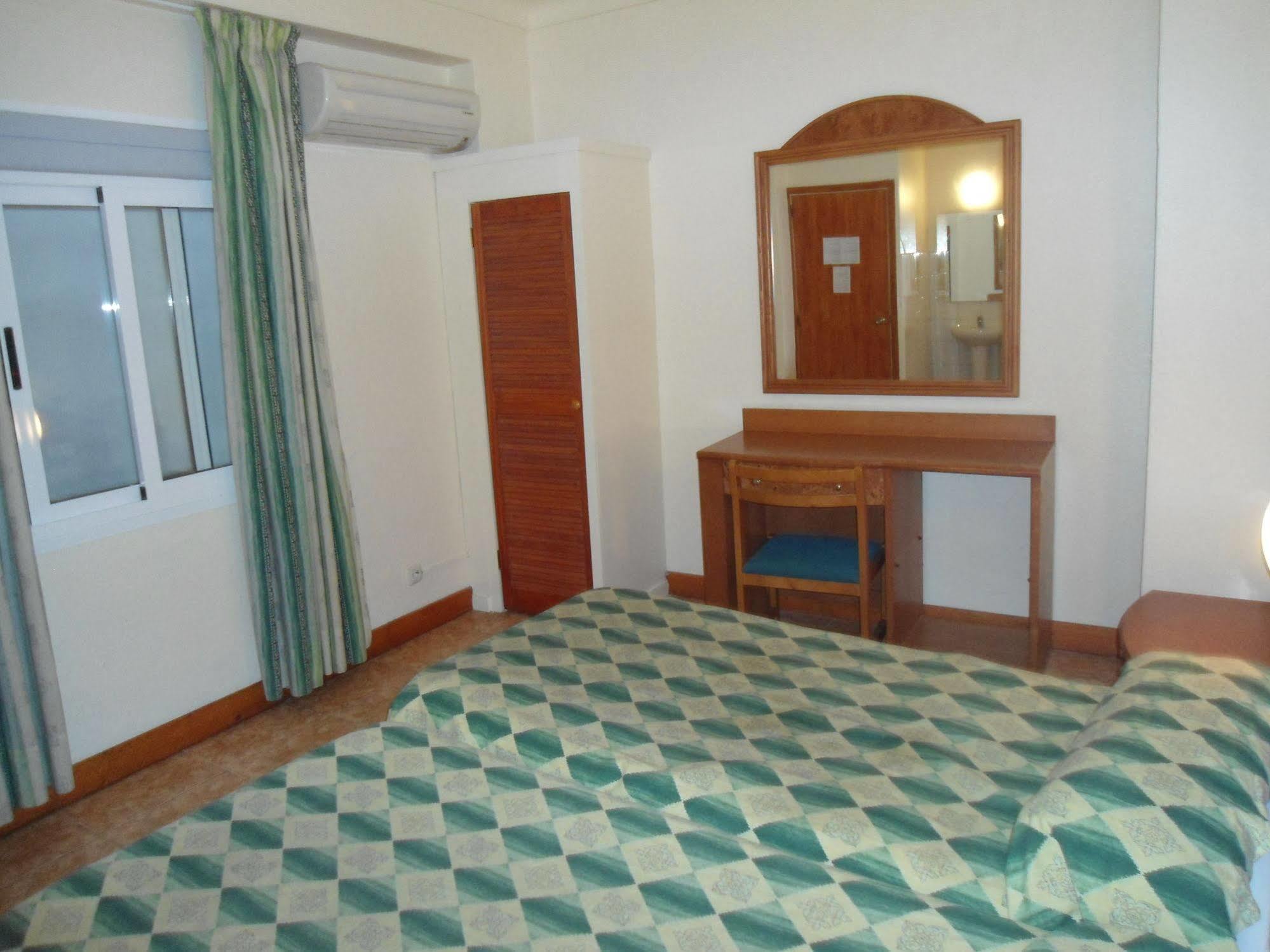 อปุนตาโดเรส 8 Hotel ปัลมาเดมายอร์กา ภายนอก รูปภาพ