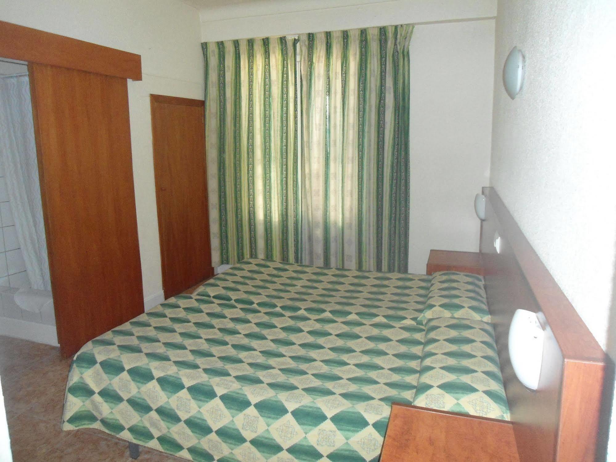 อปุนตาโดเรส 8 Hotel ปัลมาเดมายอร์กา ภายนอก รูปภาพ