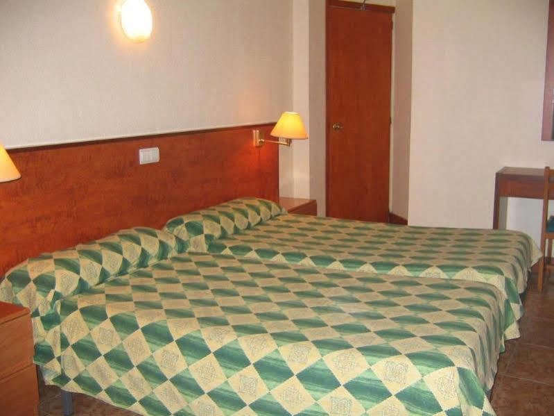 อปุนตาโดเรส 8 Hotel ปัลมาเดมายอร์กา ภายนอก รูปภาพ