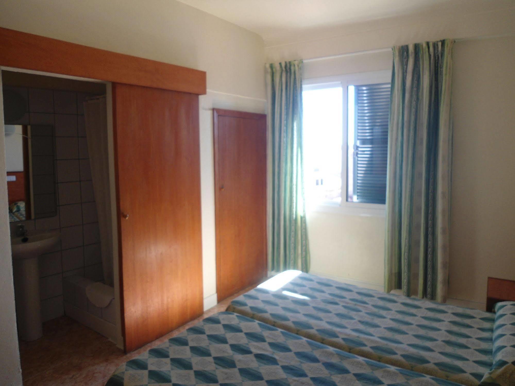อปุนตาโดเรส 8 Hotel ปัลมาเดมายอร์กา ภายนอก รูปภาพ